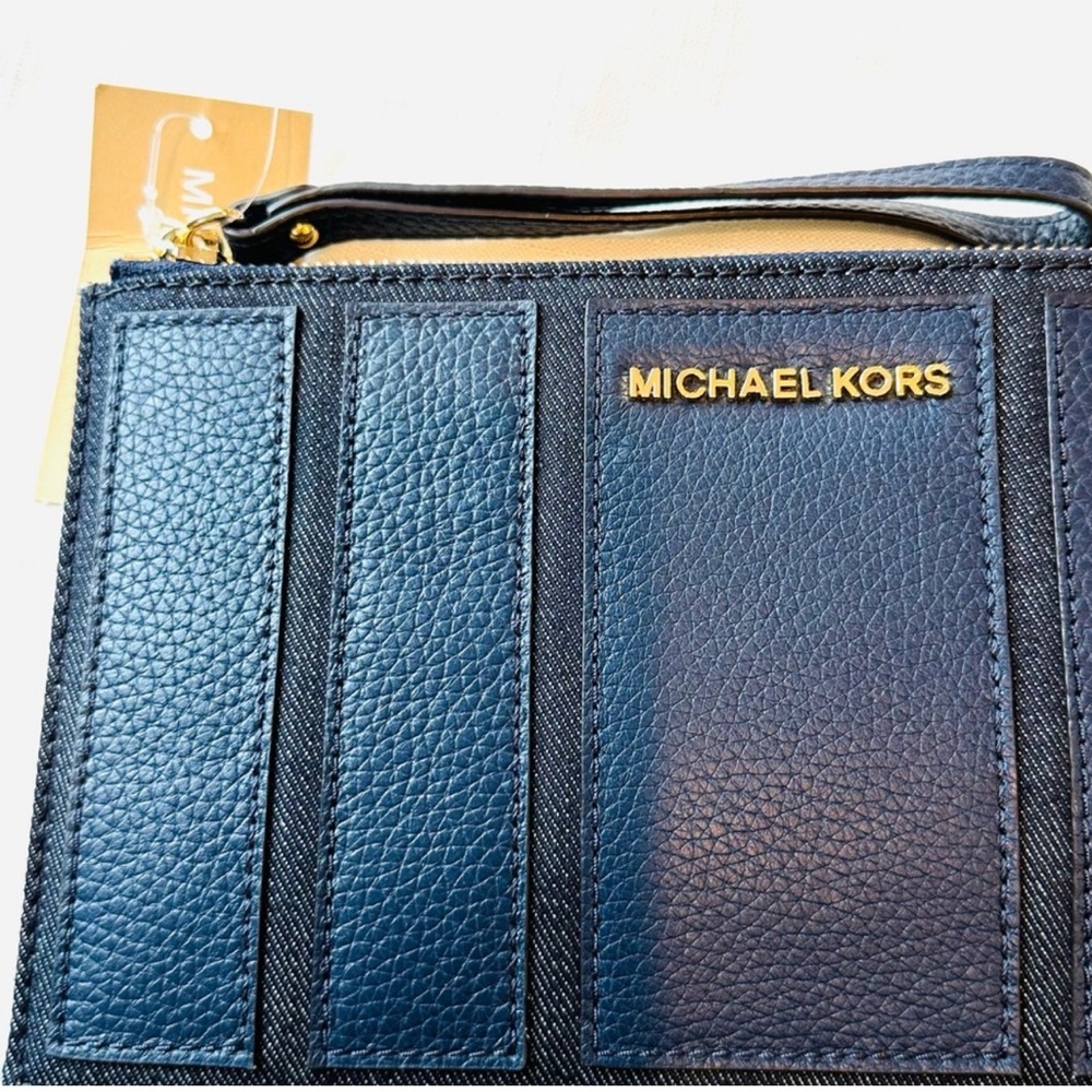 Michael Kors Brooklyn Applique Navy Blue Large
Zip Clutch NWT - Picture 5 of 12